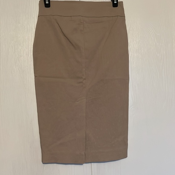 RW&CO Cream polka dot pencil skirt - Picture 2 of 3